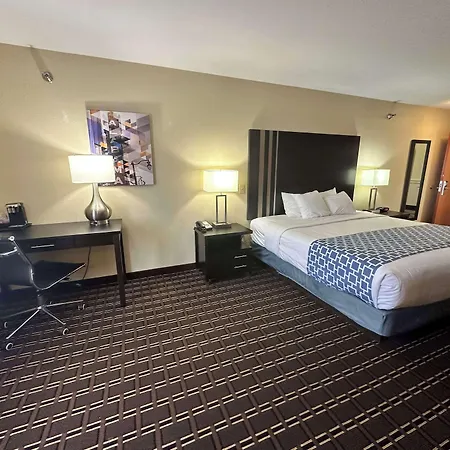 Best Western Plus Bass Hotel & Suites-2