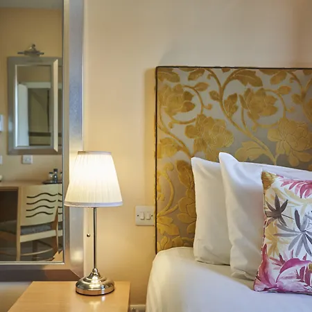 Antoinette Hotel Wimbledon-2