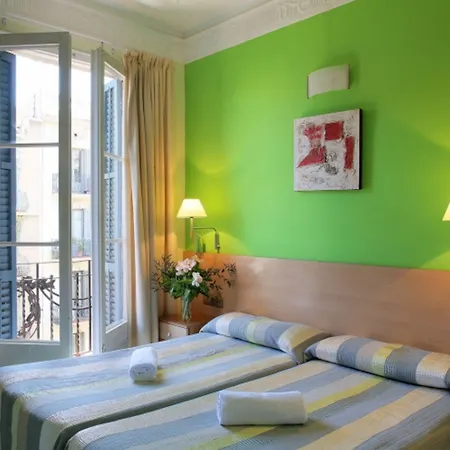 Felipe II Hostal Barcelona-3