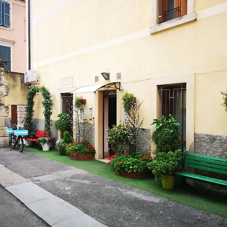 Giardino Giusti House & Court-2