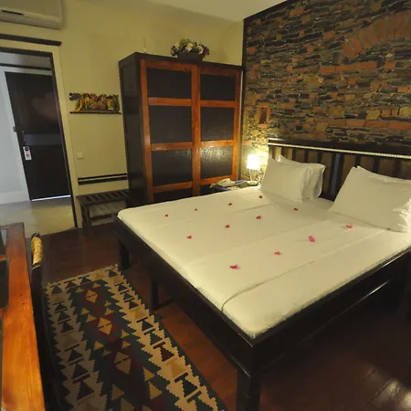 El Vino Hotel & Suites-2