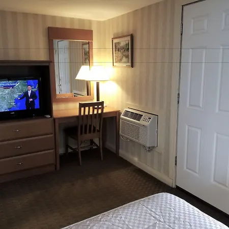 Mt. Madison Inn & Suites-2