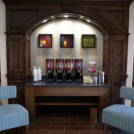 Hampton Inn & Suites Center-2