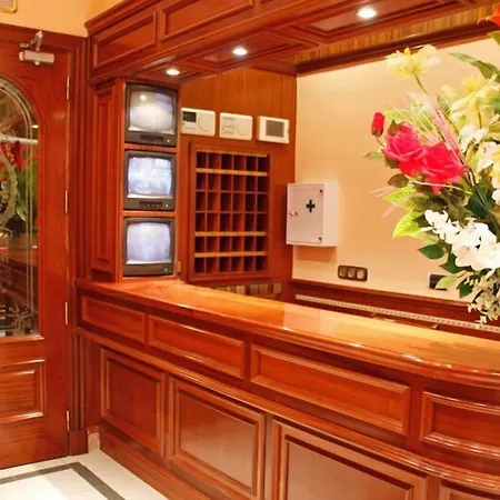 Hostal Victoria I-3