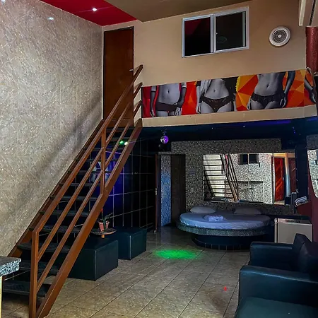 Motel Emoções (Adults Only)-3