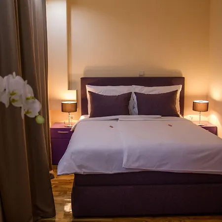 Hotel M-2