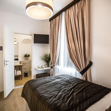 Chic&Town Luxury Rooms Piazza di Spagna-2