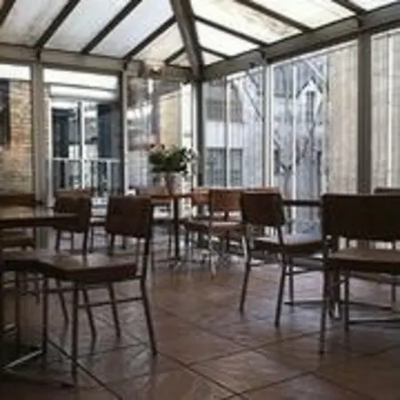 Hotel De La Comete-2