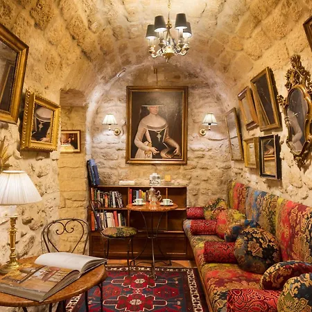 Hotel Duc De St-Simon-2