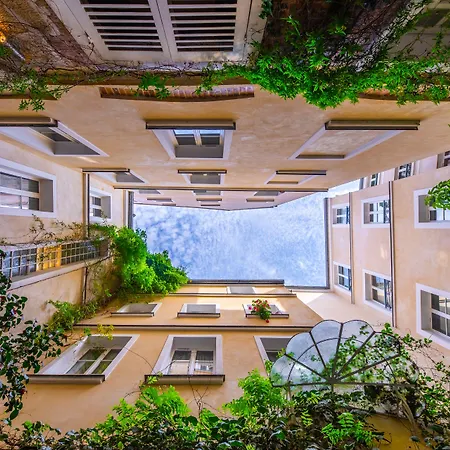 Les Patios Du Marais 1-2