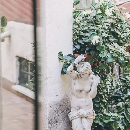 Spagna Rooms-3