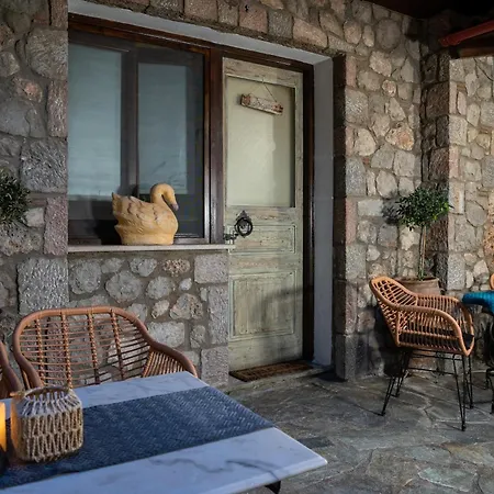 Ampolis Guest House-2