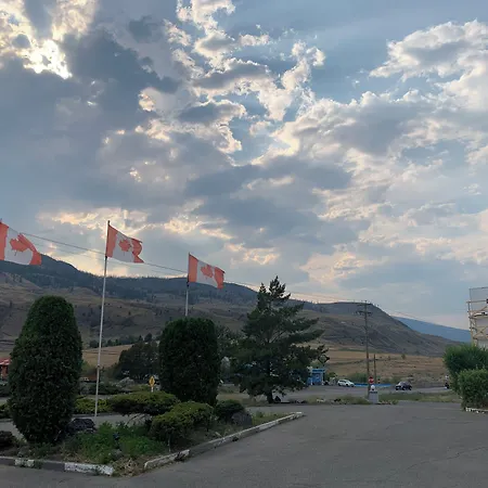 Destination Inn Cache Creek-3