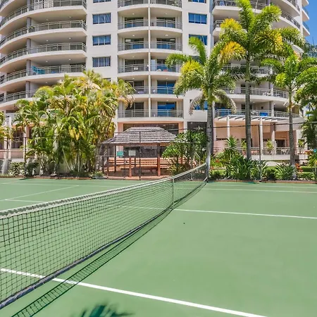 The Meriton Apartments On Main Beach-2