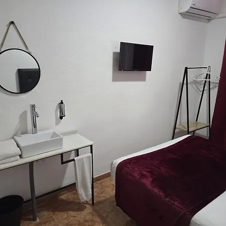 Rooms Los Montes-3