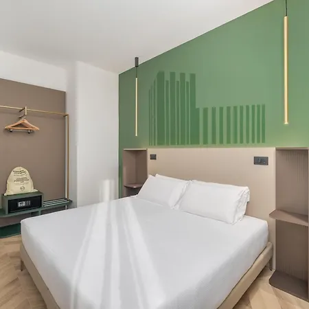 B&B HOTEL Calenzano First-3
