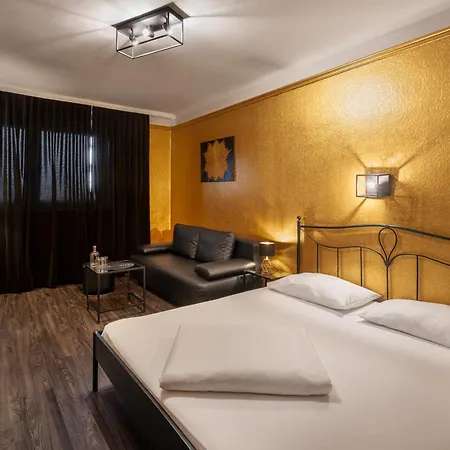 Hotel Goldene Spinne-2
