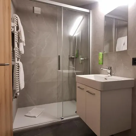 Hotel Les Amis-3