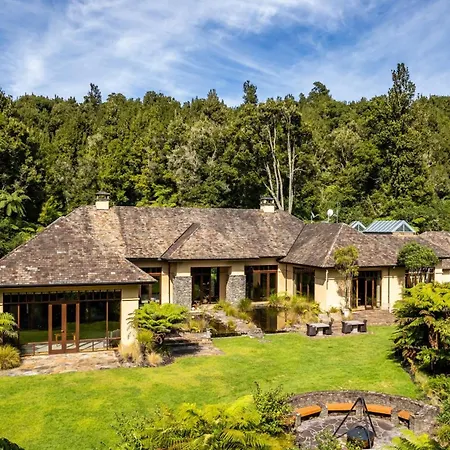 Treetops Lodge & Estate-2