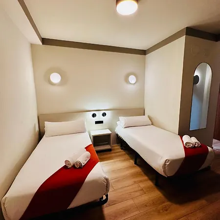Hostal Sol Square Madrid-3