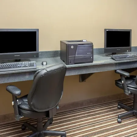 Baymont By Wyndham Grand Forks-2