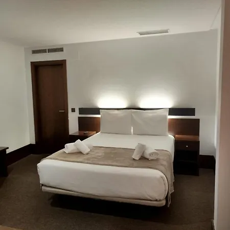 Hotel BESTPRICE Toledo-3