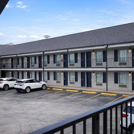 Quarters Inn&Suites-2
