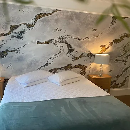 A & B Guest House Cambridge-2