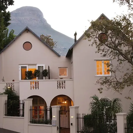 Four Rosmead Boutique Guesthouse-2