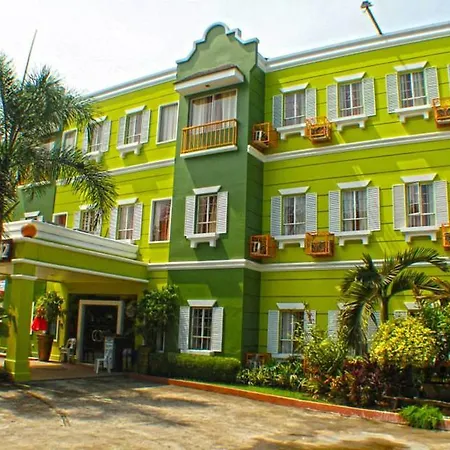 Hotel Camila 2-3