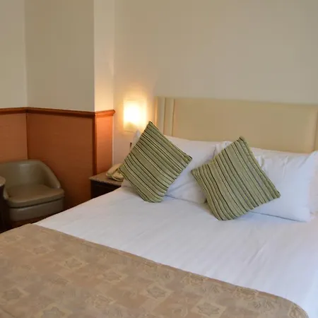 Holiday Villa Hotel-3