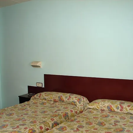 Hostal Del Ripolles-2