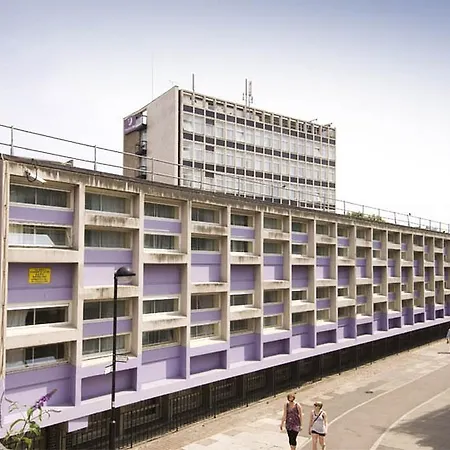 Premier Inn London Putney Bridge-2