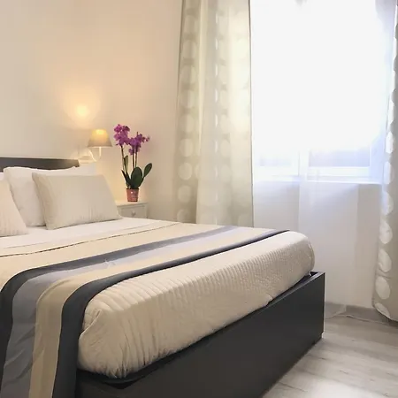 Angolo Di Roma Guest House-2