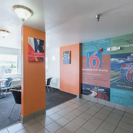 Motel 6 Omaha - Central-2