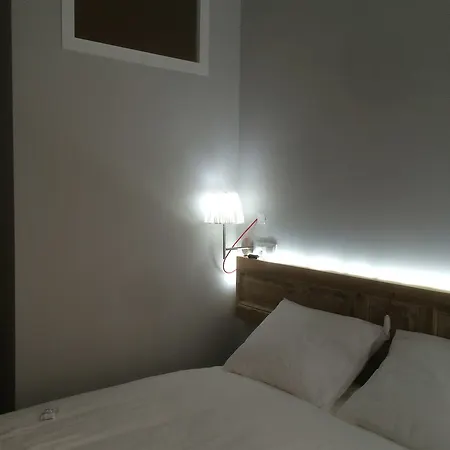 Diezmadrid Hostal-2