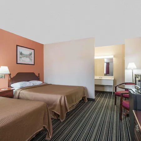 Days Inn By Wyndham Lenox Ma-3