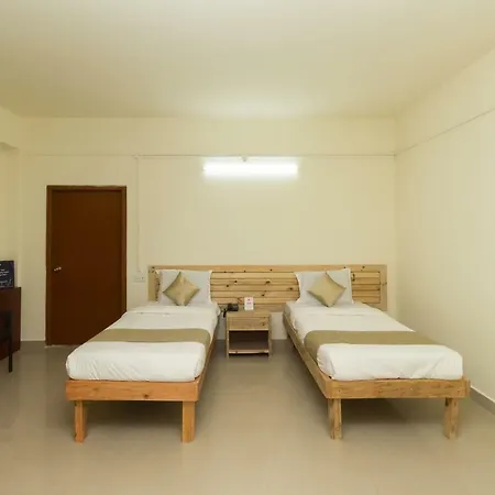Hotel Travellers Inn-2