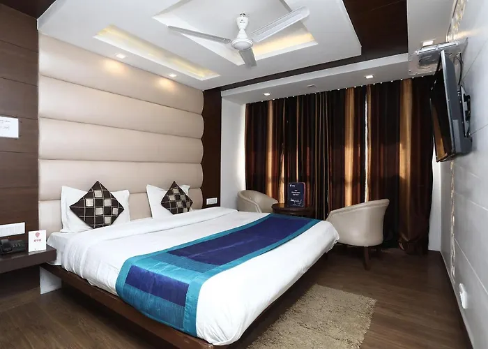 Oyo 6119 Hotel Royal Classic Mussoorie