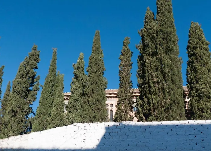 LA CASA DE LOS PINTORES, junto al centro de Granada