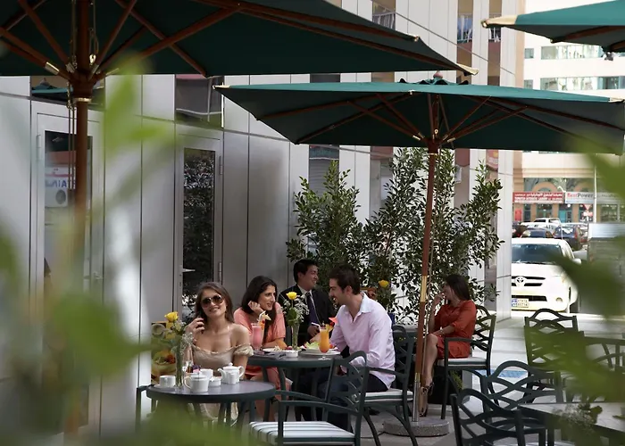 Al Manzel Hotel Apartments