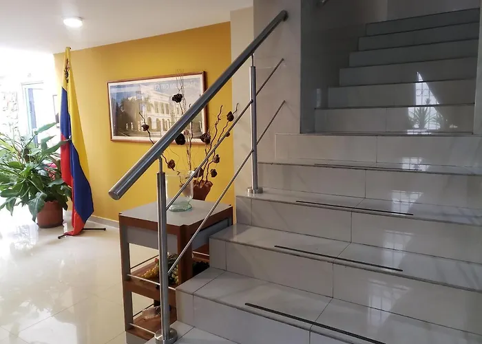 Hotel La Pequena Valencia