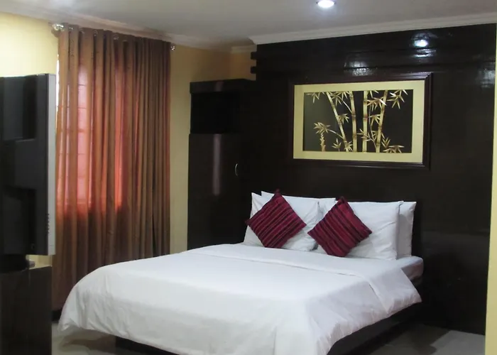Oyster Plaza Hotel
