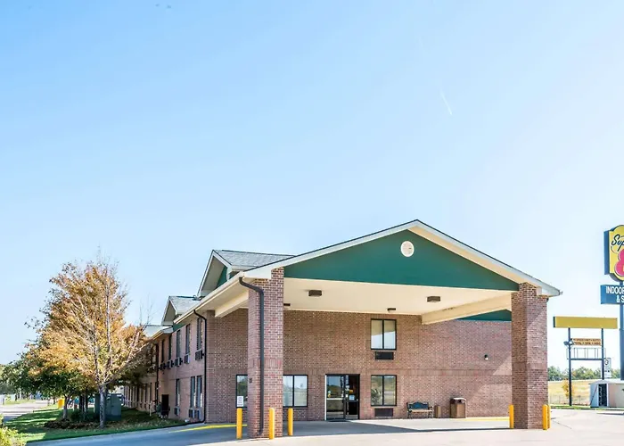 Super 8 By Wyndham Salina I-70 Hotel