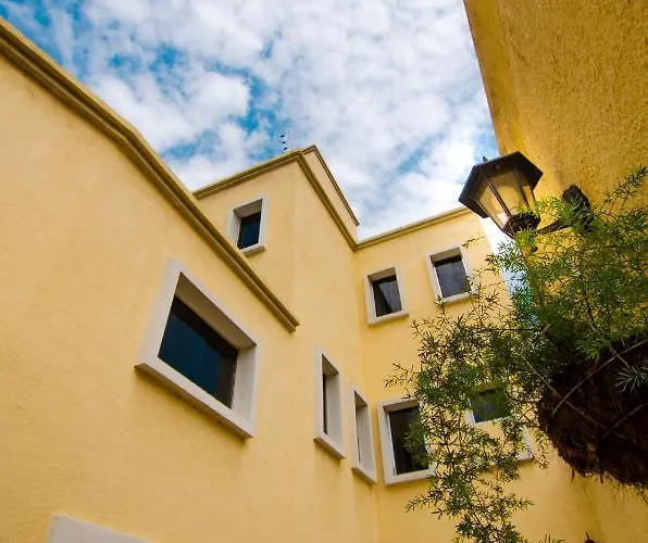 Hotel La Pequena Valencia
