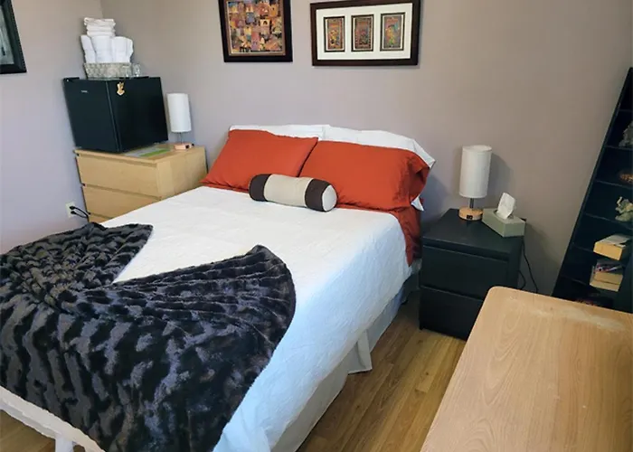 The Dewberry Homestay B&B Edmonton