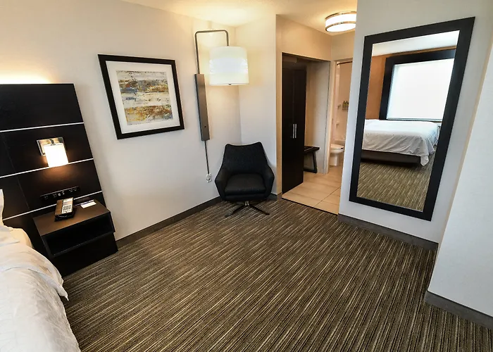 Holiday Inn Express Hotel & Suites Grand Forks By Ihg