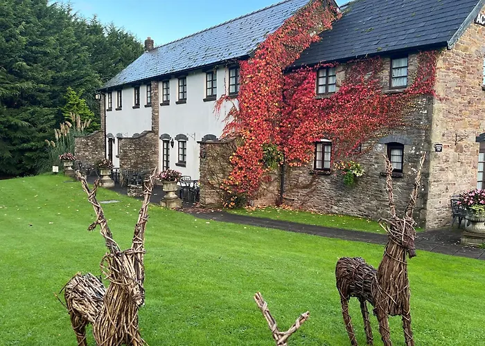 The Greyhound Inn And Hotel Usk