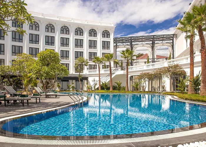 Silk Path Grand Hue Hotel