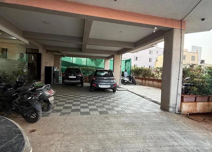 Hotel Hill Top Inn -Near Baner Rd Pune